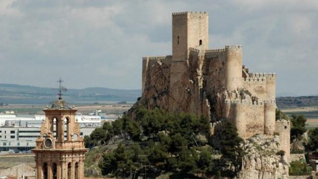 Imagen de archivo del castillo, que domina Almansa y data del siglo XIV
