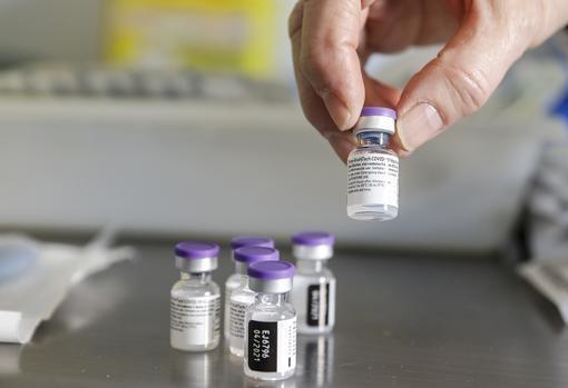 Imagen de los viales de la vacuna contra el coronavirus