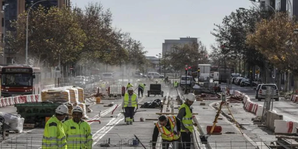 The works on Line 10 of the Valencia Metro will force a reduction in traffic at the exit to the El Saler road