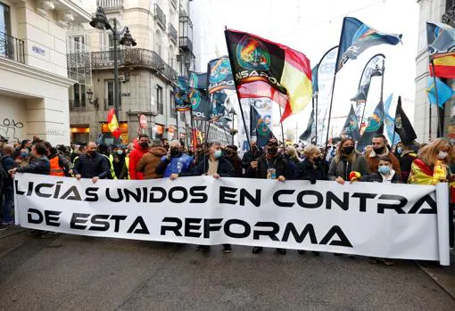 Policías unidos contra la reforma de la ley