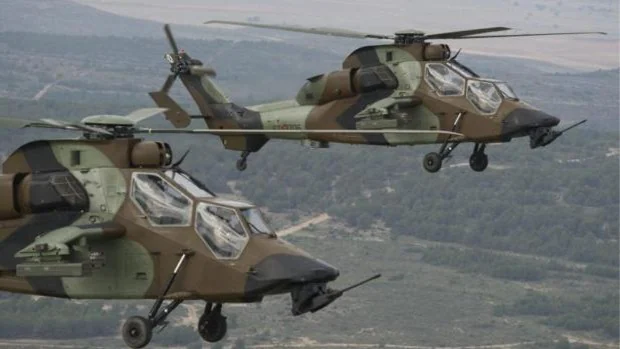 Dos helicópteros de ataque Tigre del Ejército de Tierra en maniobras en Albacete