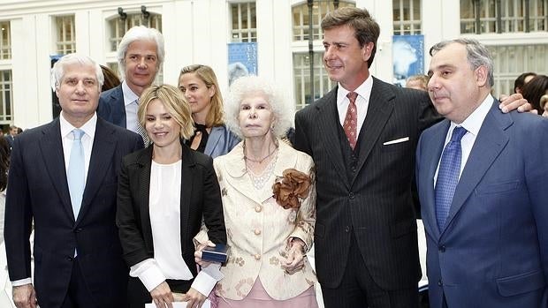 Cayetana Fitz-James Stuart con algunos de sus hijos en 2010