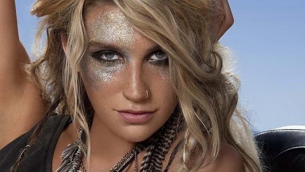 Taylor Swift dona un cuarto de millón de dólares a Kesha para que luche  contra su productor