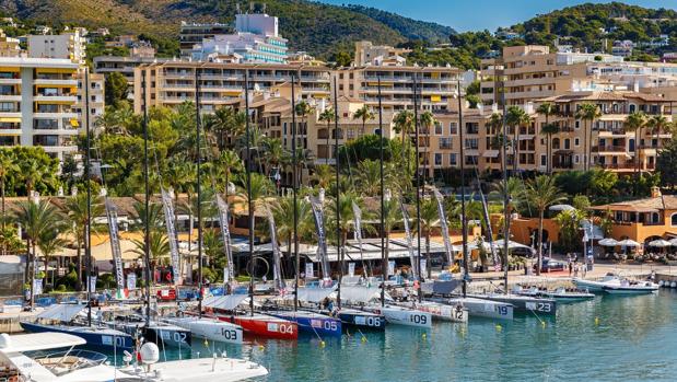 Este mes de julio el Puerto Portals está de fiesta por la regata y la celebración de su 30 aniversario