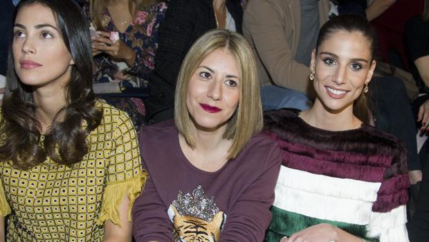 Lucía Villalón acude como espectadora en la Mercedes Benz Fashion Week
