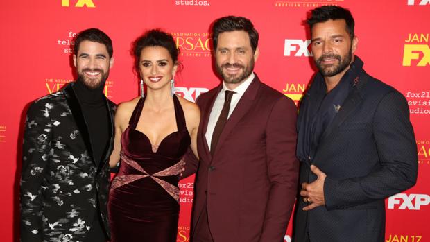 Los protagonistas de la serie que narra el asesianato del diseñador Gianni Versace