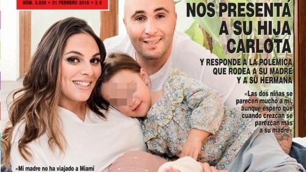 Kiko Rivera junto a su mujer y sus dos hijas