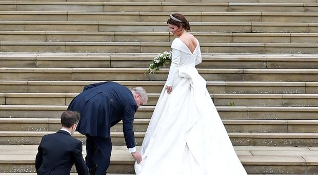 La sorpresa de la novia: sin velo y con una tiara de Isabel II