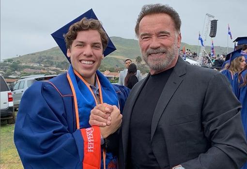 Arnold con otro hijo: Joseph Baenna