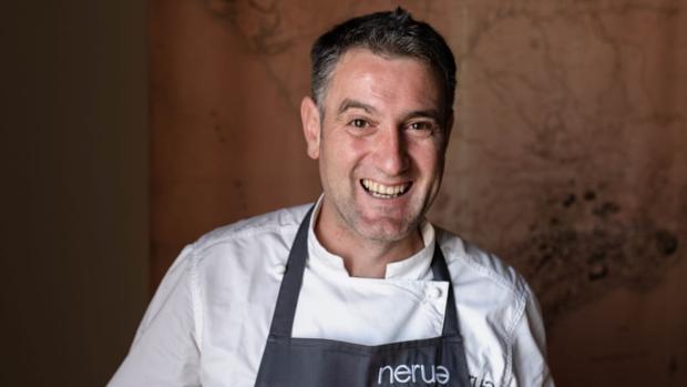 Josean Alija fue uno de los chefs que participó en el almuerzo de celebración del 140 aniversario de Cinco Jotas