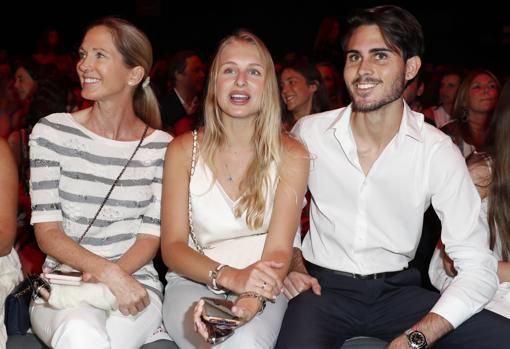 Miranda Rijinsburguer, Miguel Iglesias y Danielle Obolevitch en la MBFW