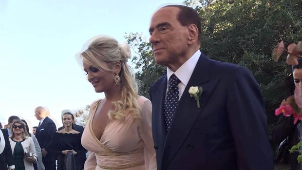 Silvio Berlusconi y Francesca Pascale