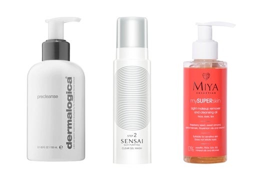 From left to right: Precleanse by Dermalogica, an ideal oily formula for combination and oily skin (€ 48.99, only at Sephora); Sesai Silky Purifying Clear Gel Wash without foam (€ 59); Light oil to clean and remove makeup mySuperskin by Miya Cosmetics (€ 11.95).