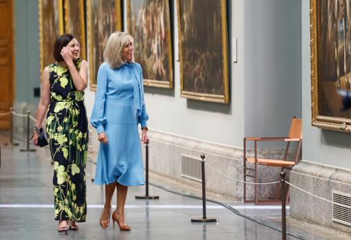 Brigitte Macron y Annik Penders en el Museo del Prado