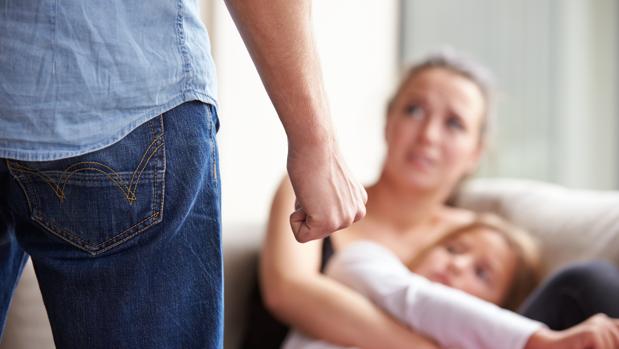 Los niños víctimas de violencia familiar podrían reproducir este modelo
