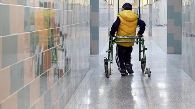 Alvaro, niño con discapacidad motora escolarizado en el Colegio Julio Coloma de Sevilla