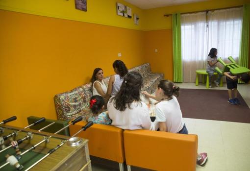 La labor de voluntariado también incluye apoyo escolar