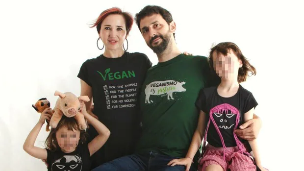 Una familia vegana pide un menú 100 por 100 vegetal en colegios, institutos y universidades