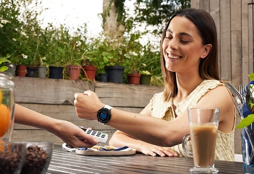 Los 6 mejores smartwatches para mujer que no pueden faltar en tu lista de  regalos