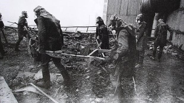 Liquidadores: Los soviéticos que murieron «engañados» para evitar el apocalipsis nuclear de Chernóbil
