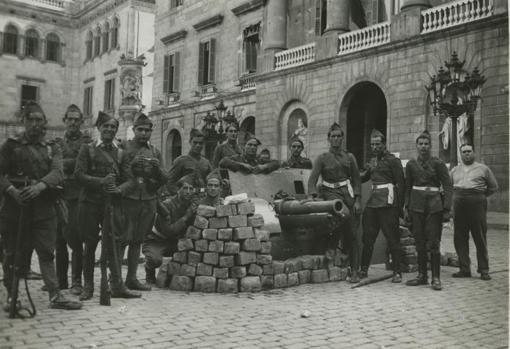 Cañones del ejército español usados para conseguir la rendición de los rebeldes