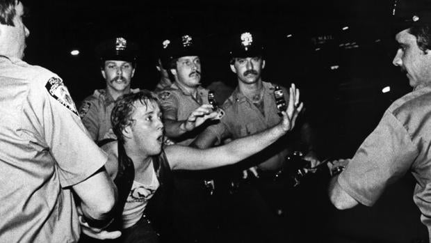 Imagen de los disturbios de Stonewall, el 28 de junio de 1969