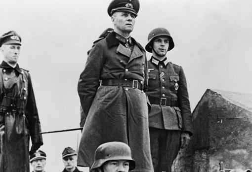 Rommel inspecciona las defensas de Normandía