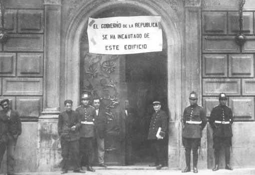 El 10 de mayo de 1931 se suspendióla publicación de nuestro periódico y se incautó del edificio de Prensa Española en la calle Serrano, hasta el 5 de junio