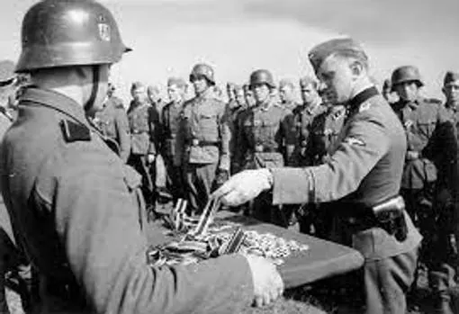 Awarding of medals in World War II