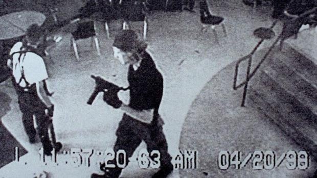 En la mente atormentada de Eric y Dylan durante la matanza de Columbine:  «Sé que os sorprenderá, papá»