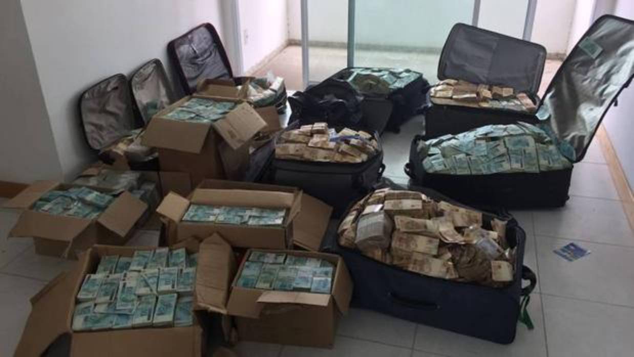 Hallan maletas llenas de dinero en un apartamento usado por un exministro  de Temer