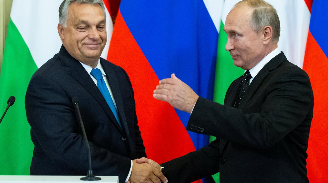 Orban acude a Putin en busca de consuelo a sus disgustos con la UE