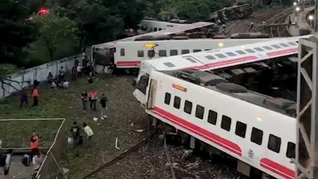 El tren Puyuma Exprés 6432 descarriló a las 16.50 hora local de Taiwán