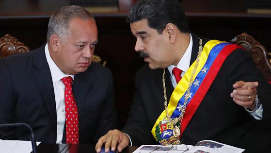 Nicolas Maduro (dcha.), con Diosdado Cabello en la apertura de año judicial en el TSJ