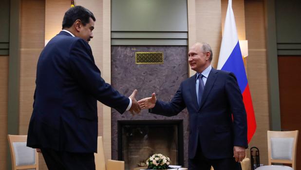 Vladímir Putin recibe a Nicolás Maduro en su residencia a las afueras de Moscú en diciembre de 2018