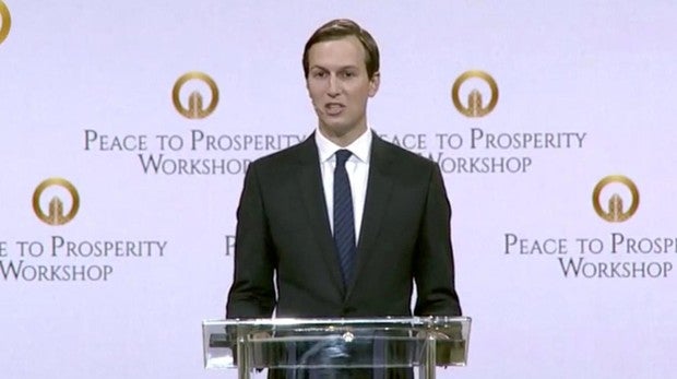 Jared Kushner, durante su intervención en el foro de Manama, Baréin
