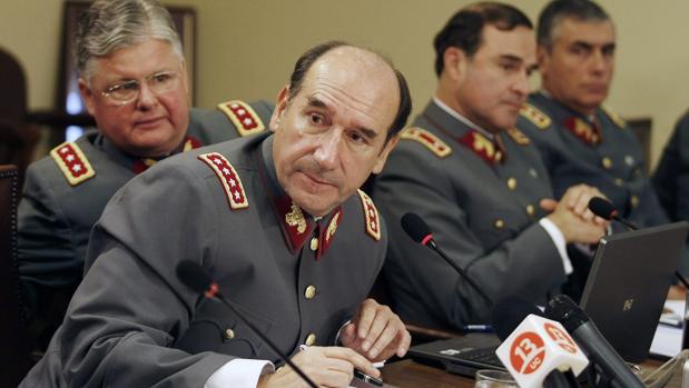 Juan Miguel Fuente-Alba, jefe del Ejército de Chile, entre 2010 y 2014