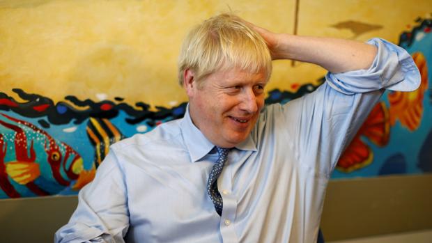 Boris Johnson tacha la salvaguarda irlandesa de «antidemocrática» y pide a la UE que la retire