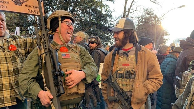 En directo: miles de defensores de las armas protestan en Virginia contra las nuevas restricciones