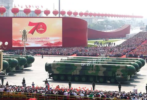 Desfile militar para conmemorar el 70 aniversario de la República Popular China