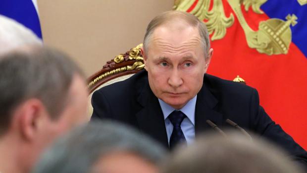 Putin dice que el coronavirus está «bajo control» y convoca para abril la votación para seguir en el poder