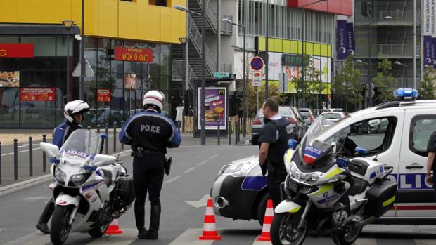 Control policial en Villeneuve-la-Garenne, en una imagen de archivo