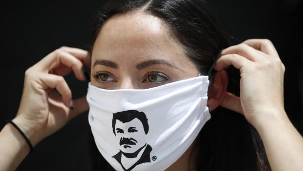 Mascarilla regalada por la firma de ropa de la hija del «Chapo» Guzmán