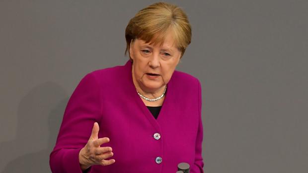 Merkel admite que la pandemia es un peligro para la democracia
