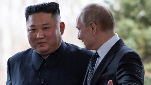 Putin condecora al dictador norcoreano por cuidar la memoria de los soldados soviéticos caídos