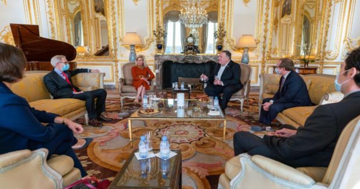 Pompeo empieza en Francia su gira de despedida en Europa