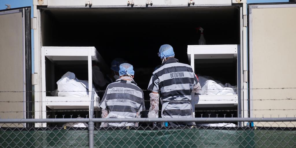 Presos en la morgue del Covid-19 a dos dólares la hora