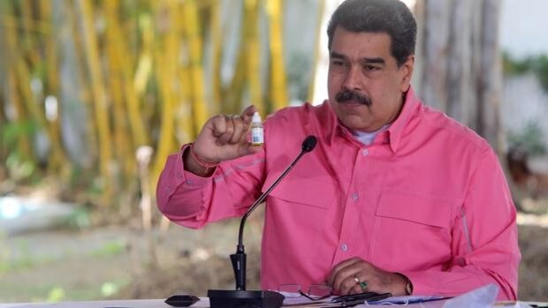 Maduro llama a Zuckerberg «abusador» por censurar la promoción de sus «gotas milagrosas» contra el Covid
