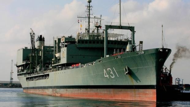 El mayor barco de la Armada de Irán se hunde tras sufrir un incendio en el  golfo de Omán