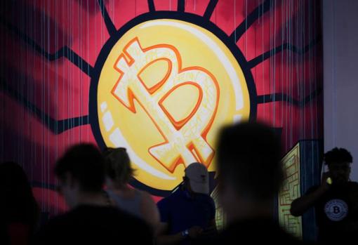 Bitcoin logo at the Miami convention where Bukele announced his initiative